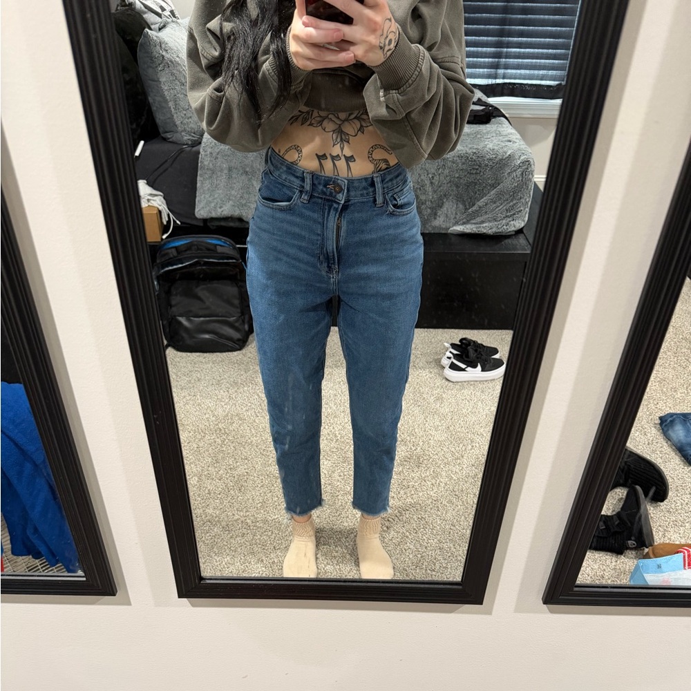 American Eagle Mom Jean